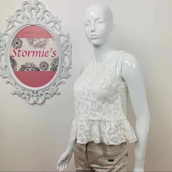 Trina Turk / White Crochet Top - Picture 5 of 8